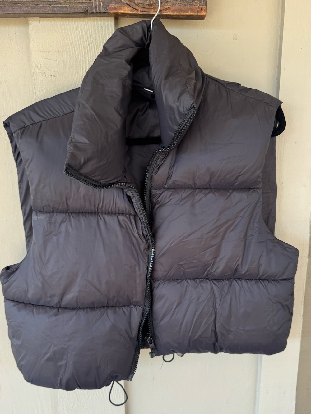 Men's Black Puffer Vest - Lightweight Insulated Outerwear